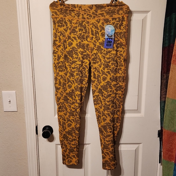 Indero Two Piece Workout Set | Padded Sports Bra | High Waisted Pants | Sz L - Picture 4 of 5